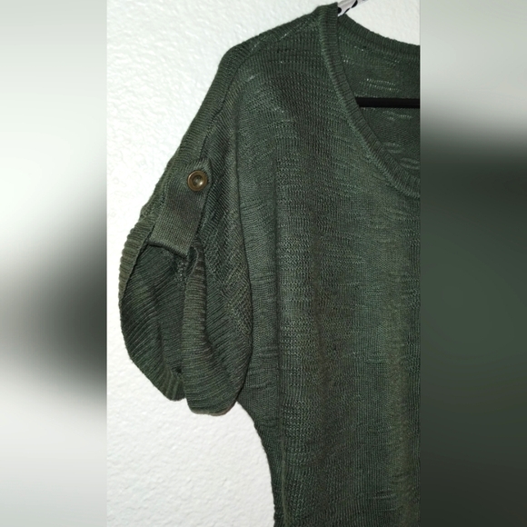LIGHTWEIGHT SHORT SLEEVE SWEATER WITH RUCHED SIDES ~ ARMY/KHAKI GREEN ~ SIZE M/L - Picture 7 of 11